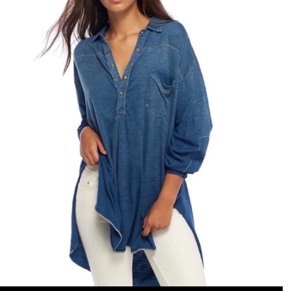 We The Free Women Love This Henley Tunic Top XS‎ Oversized Raw Edge Blue EUC
